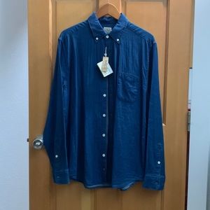Faherty indigo dyed button down. Size large. New with tags. Never worn.